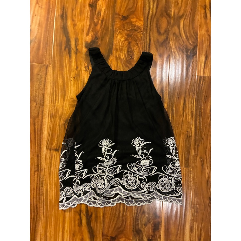Alfani Petite Black Sleeveless Blouse White Floral Embroidered Hem Top P/P - Picture 3 of 6